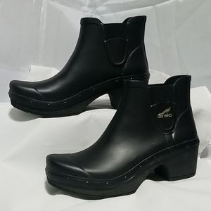 Dansko Rosa rain boot